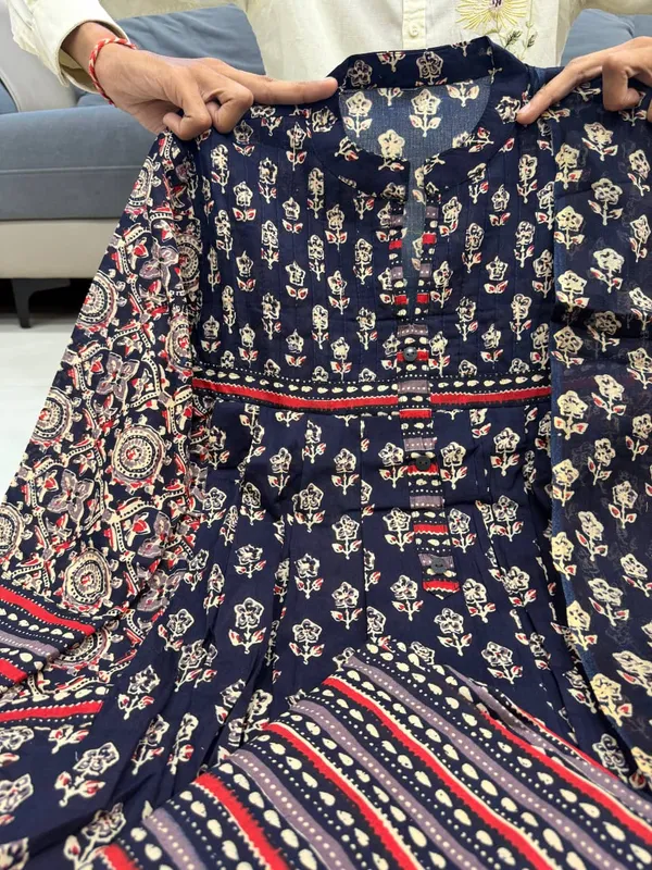 Maanira_Floral_Printed_Daily_Wear_Kurti