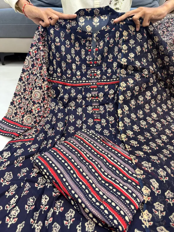 Maanira_Floral_Printed_Daily_Wear_Kurti