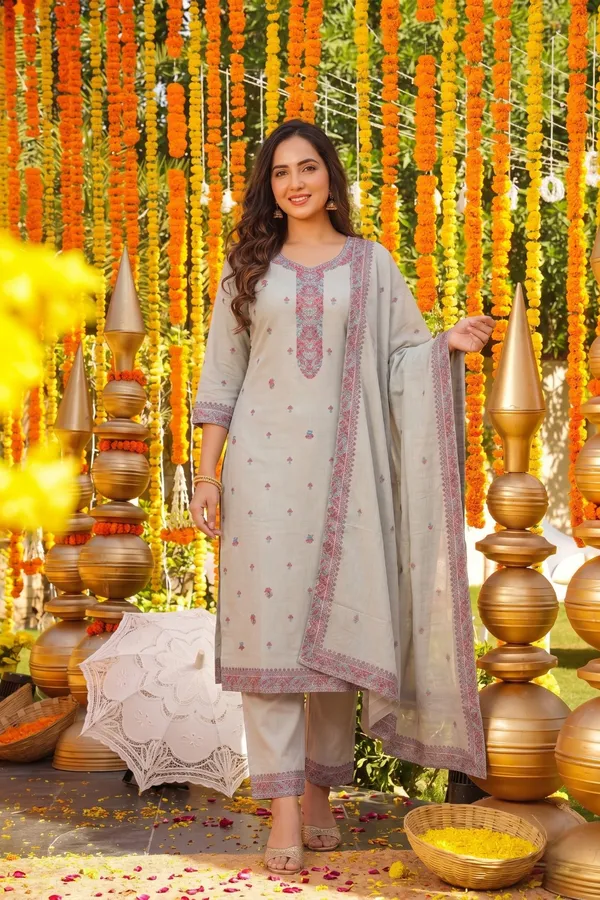Maanira_Traditional_Festive_Kurti_Collection