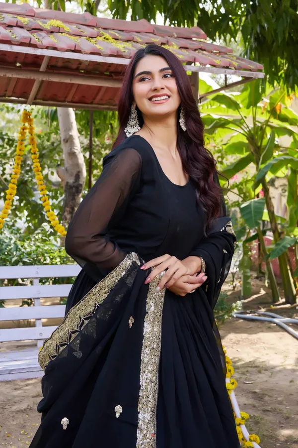 Black_Fox_Georgette_Gowns_For_women