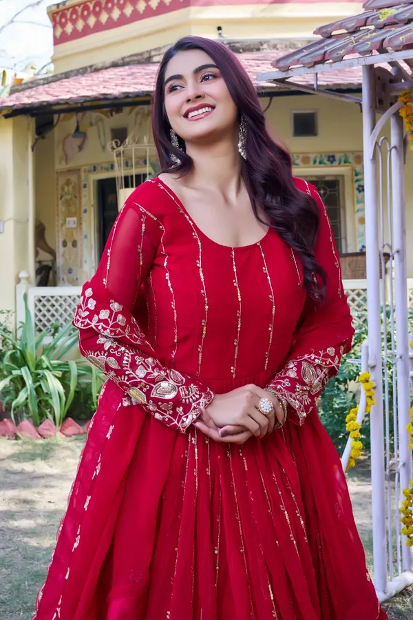 Red_Pure_Vichitra_Gowns_For_women