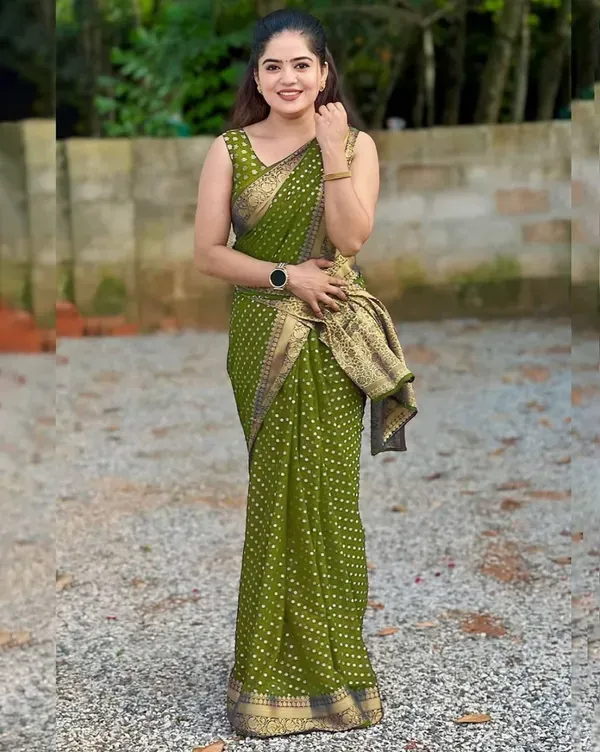 Green_Banarasi_Silk_Saree_With_Golden_Zari_Border_And_Polka_Dot_Pattern