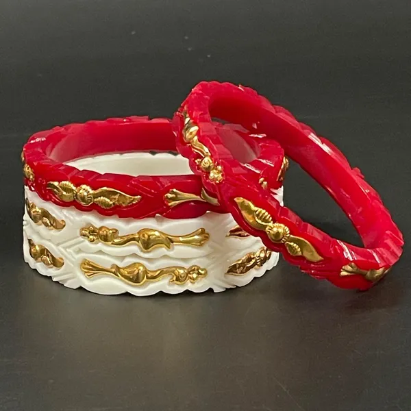 Elegant_Red_And_White_Bangles_With_Gold_Embellishments_For_Women__Set_Of_6