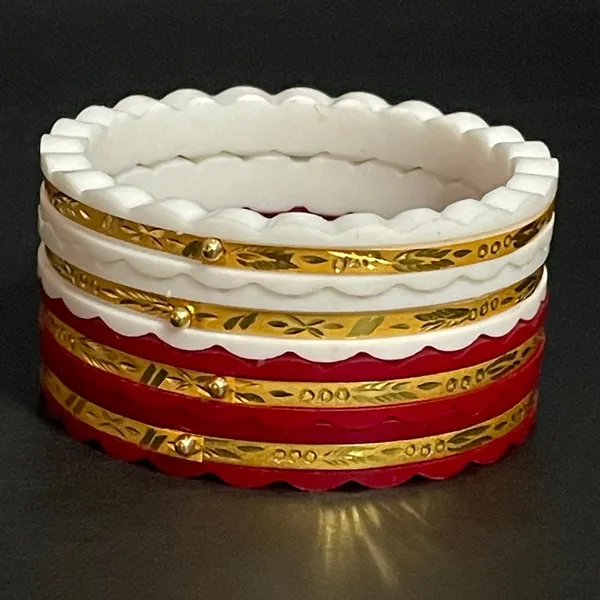 Ptslife_Goldplated_Designer_Bangles_Set_White_And_Red_Scalloped_Edge_Bangles_For_Women_(Set_Of_8)
