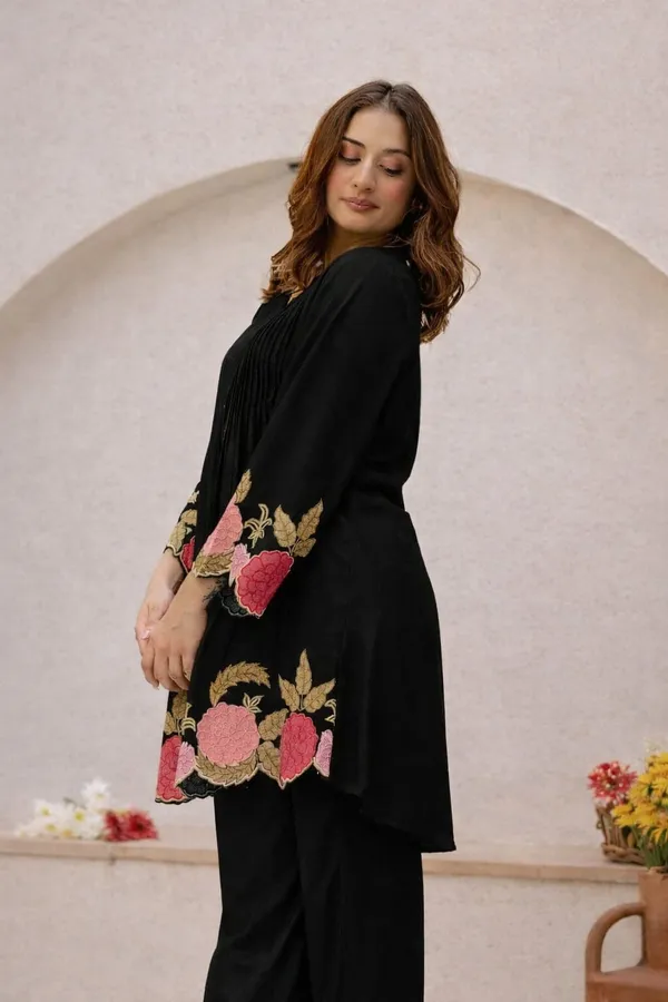 Black_Blossom_Embroidered_Kurta_Set