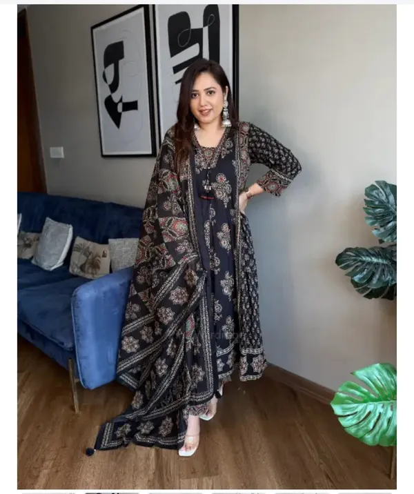 Classic_Black_Printed_Kurta_Set_With_Matching_Dupatta_For_Women