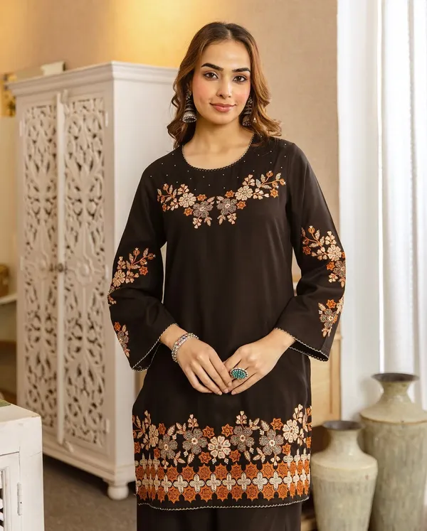 Elegant_Black_Embroidered_Kurti_&_Palazzo_Set_for_Women