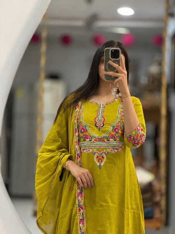 Elegant_Crimson_Yellow_Printed_Kurta_Set_With_Dupatta_For_Women