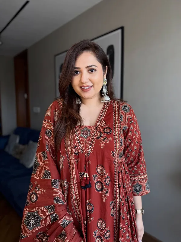 Classic_Maroon_Printed_Kurta_Set_With_Matching_Dupatta_For_Women