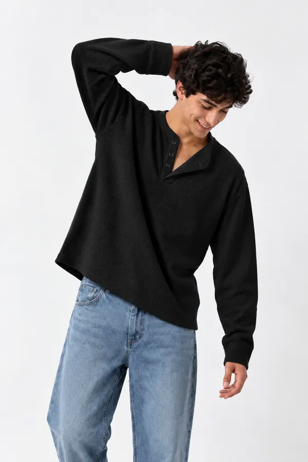 BUMEU_Henley_Boxy_Fit_Tee_Black