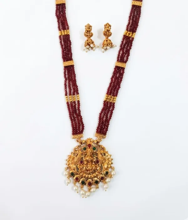 Lakshmi_Devi_Pearl_Pendant_With_4_Line_Crystal_Mala_With_Earring_For_Women