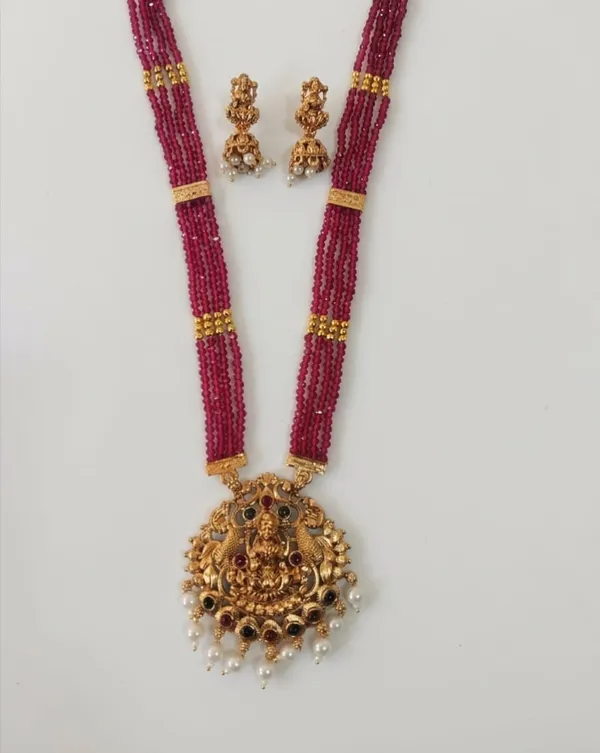 Lakshmi_Devi_Pearl_Pendant_With_4_Line_Crystal_Mala_With_Earring_For_Women
