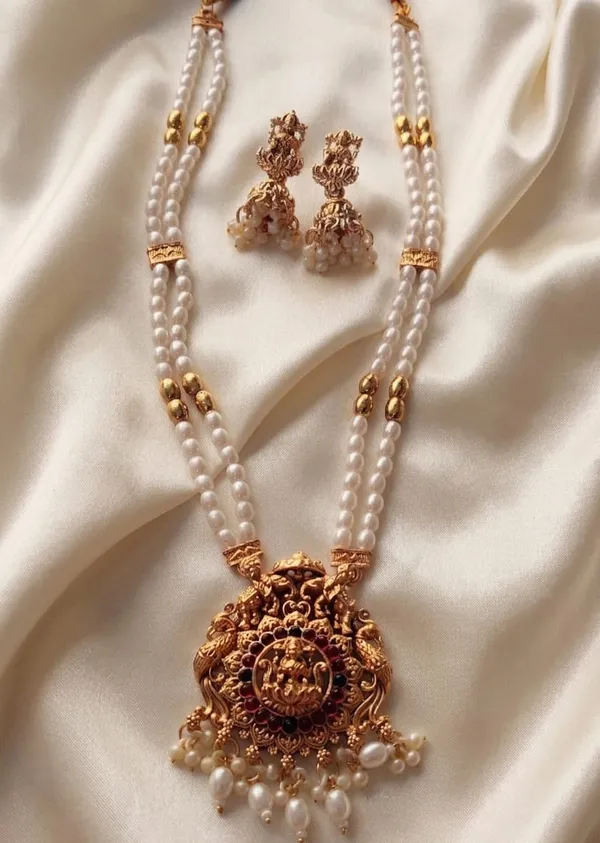 Lakshmi_Devi_Pendant_With_Two_Line_Tumble_Golden_Long_Set_For_Women