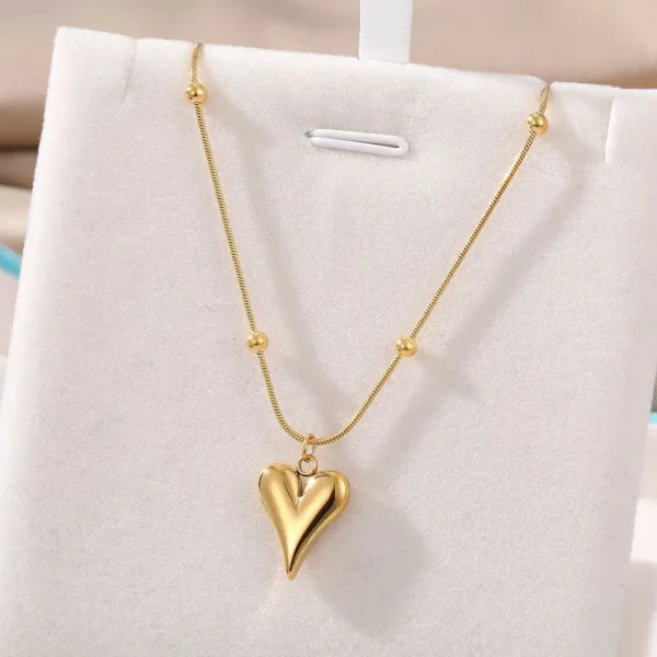 Gold_Anti_Tarnish_Beaded_Chain_Heart_Pendant_Necklace
