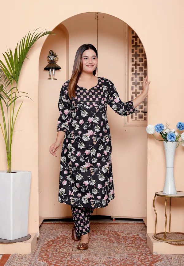 Womens_Black_Floral_Print_Kurta_With_Matching_Pants_Set