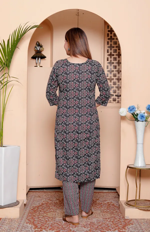 Womens_Printed_Ethnic_Kurta_Set_With_Pants_And_Dupatta_Traditional_Indian_Suit