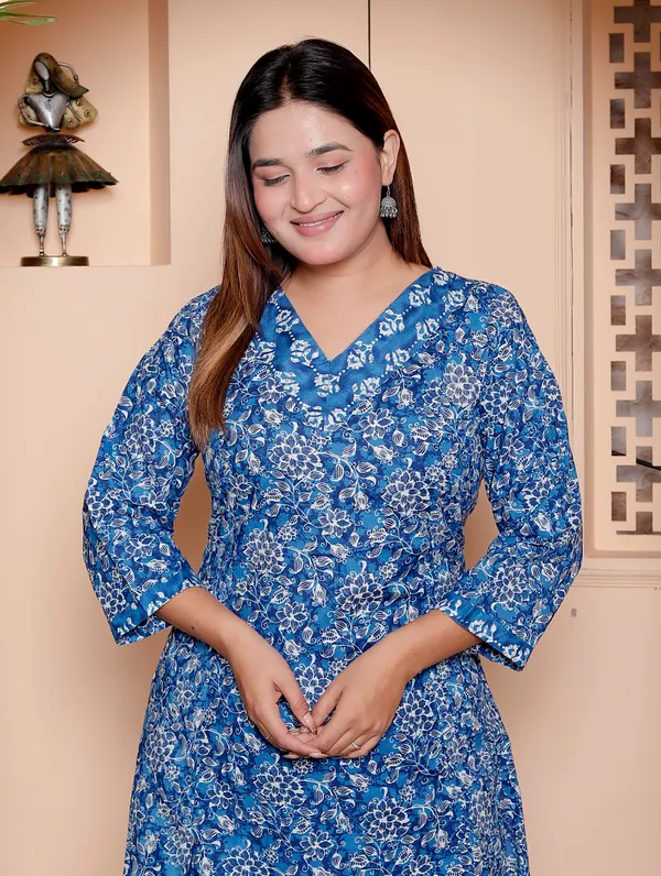 Blue_Floral_Print_Cotton_Kurta_Pant_Set_For_Women