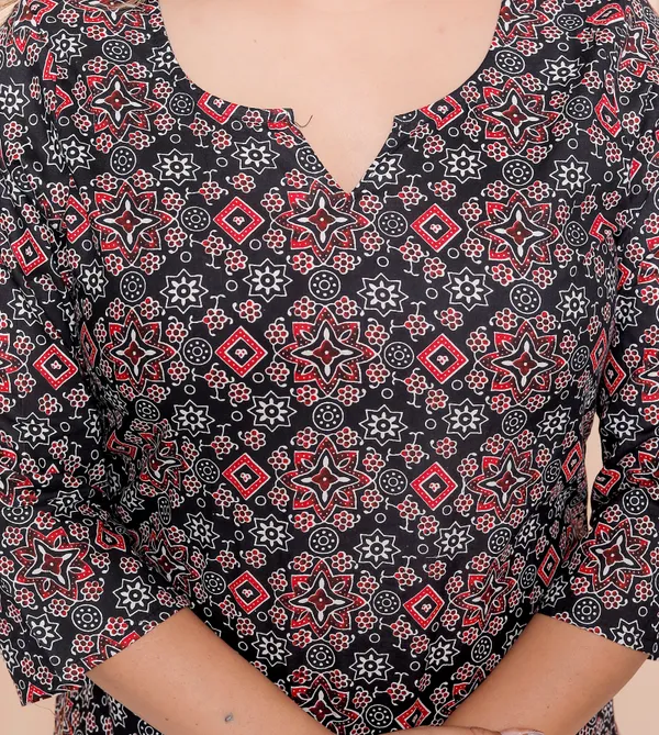 Womens_Printed_Ethnic_Kurta_Set_With_Pants_And_Dupatta_Traditional_Indian_Suit