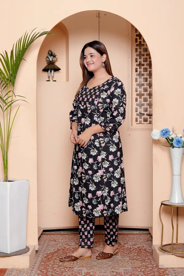 Womens_Black_Floral_Print_Kurta_With_Matching_Pants_Set