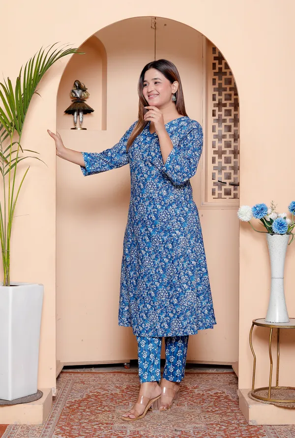 Blue_Floral_Print_Cotton_Kurta_Pant_Set_For_Women