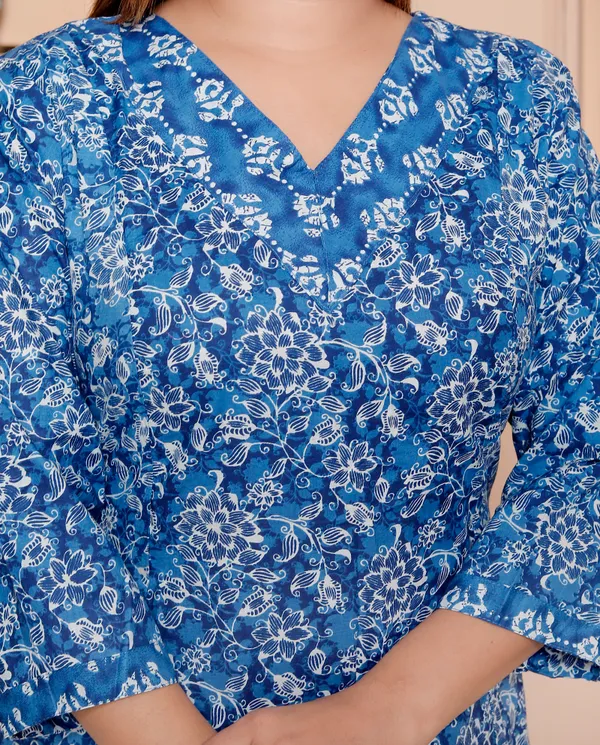 Blue_Floral_Print_Cotton_Kurta_Pant_Set_For_Women