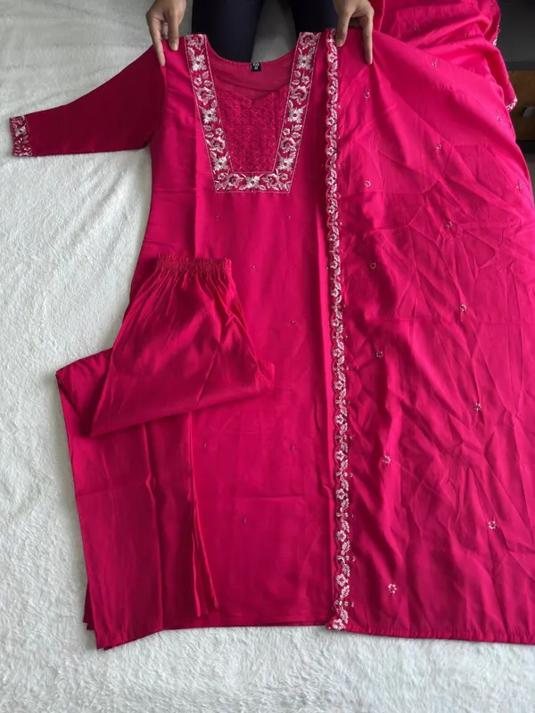 Magenta_Roman_Silk_Embroidered_Salwar_Suit_With_Dupatta_For_Woman