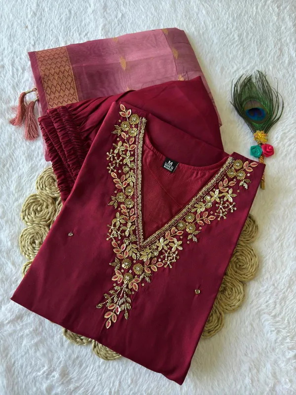 Maroon_And_Pink_Roman_Silk_Embroidered_Kurta_Set_With_Banarasi_Dupatta_For_Woman