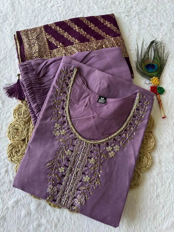 Lavender_Roman_Silk_Embroidered_Kurta_Set_With_Heavy_Dupatta_For_Woman