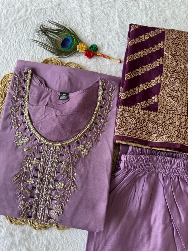 Lavender_Roman_Silk_Embroidered_Kurta_Set_With_Heavy_Dupatta_For_Woman