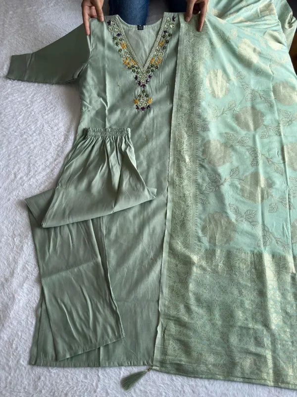 Light_Green_Roman_Silk_Embroidered_Kurta_Set_With_Dupatta_For_Woman