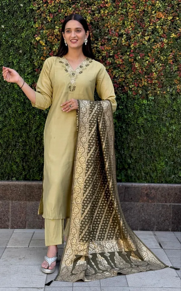 Pistachio_Green_Roman_Silk_Embroidered_Salwar_Suit_Set_With_Banarasi_Dupatta_For_Woman