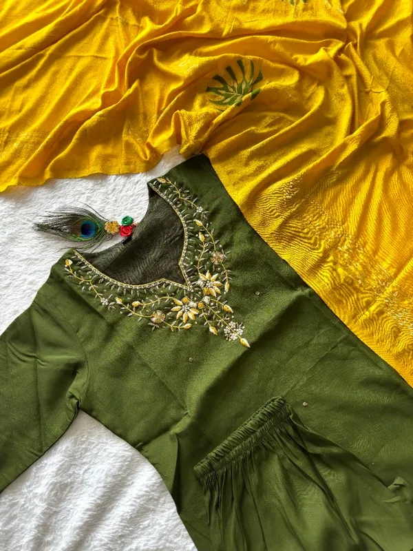 Mehendi_Green_Roman_Silk_Embroidered_Salwar_Suit_With_Dupatta_For_Woman