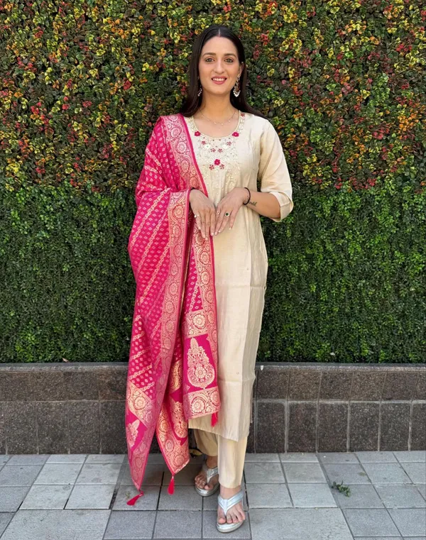 Beige_And_Pink_Roman_Silk_Kurta_Set_With_Banarasi_Dupatta_For_Woman