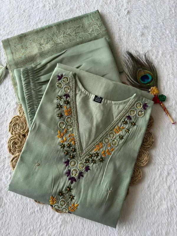 Light_Green_Roman_Silk_Embroidered_Kurta_Set_With_Dupatta_For_Woman