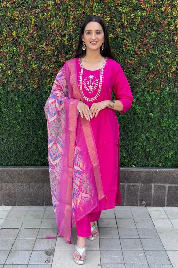 Magenta_Pink_Roman_Silk_Embroidered_Kurta_Set_With_Printed_Dupatta_For_Woman