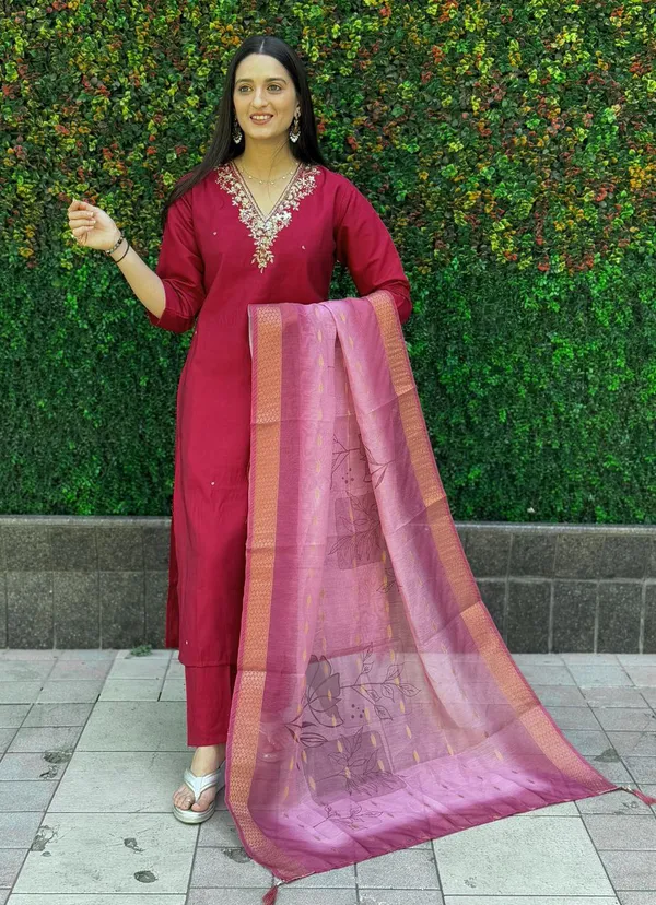 Maroon_And_Pink_Roman_Silk_Embroidered_Kurta_Set_With_Banarasi_Dupatta_For_Woman