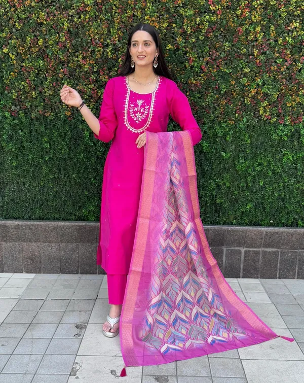 Magenta_Pink_Roman_Silk_Embroidered_Kurta_Set_With_Printed_Dupatta_For_Woman