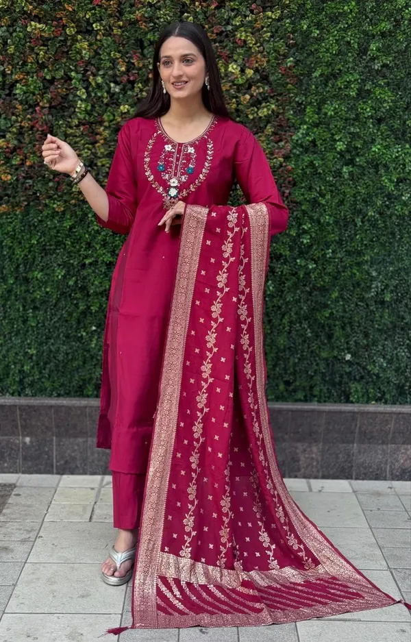 Maroon_Roman_Silk_Embroidered_Kurta_Set_With_Banarasi_Dupatta_For_Woman