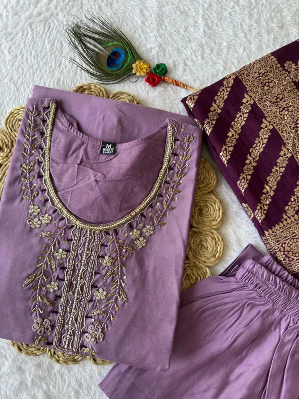 Lavender_Roman_Silk_Embroidered_Kurta_Set_With_Heavy_Dupatta_For_Woman