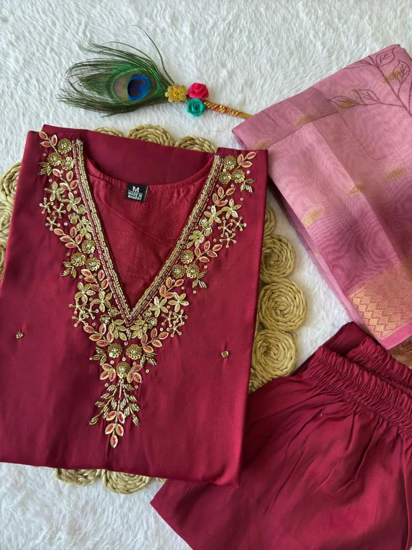 Maroon_And_Pink_Roman_Silk_Embroidered_Kurta_Set_With_Banarasi_Dupatta_For_Woman