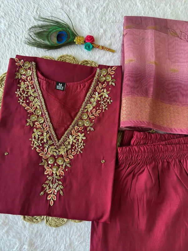 Maroon_And_Pink_Roman_Silk_Embroidered_Kurta_Set_With_Banarasi_Dupatta_For_Woman