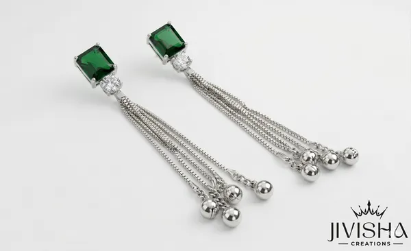 Elegant_Green_Stone_Drop_Earrings_With_Silver_Chain_Tassels