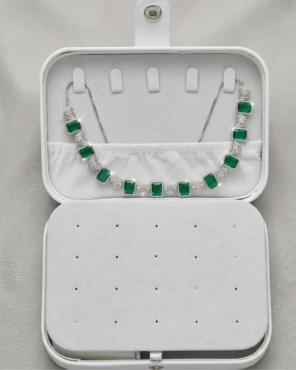 Elegant_Emerald_&_Diamond-Simulant_Jewelry_Set
