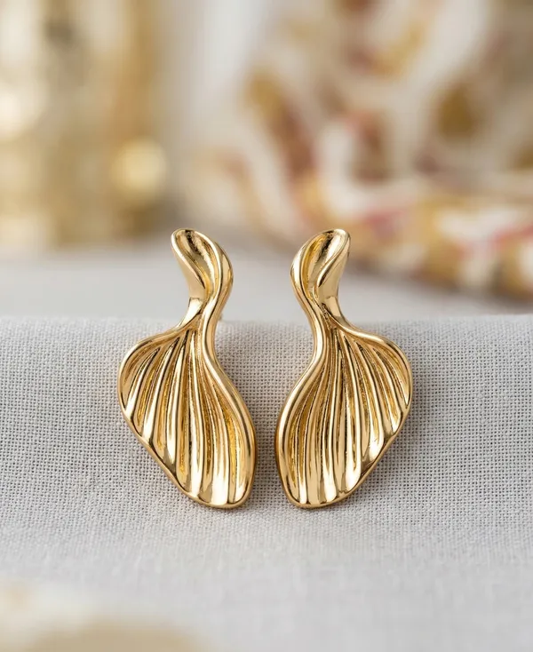 Luxury_Gold-Tone_Curated_Jewelry