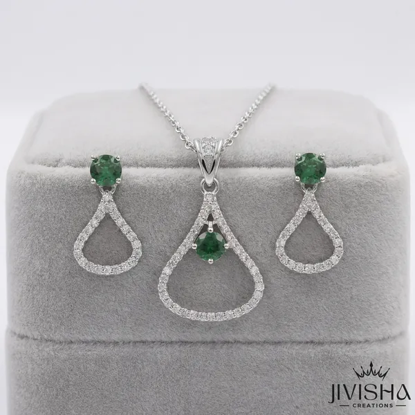 Elegant_Green_Gemstone_And_Diamond_Pendant_Necklace_With_Matching_Earrings_Set