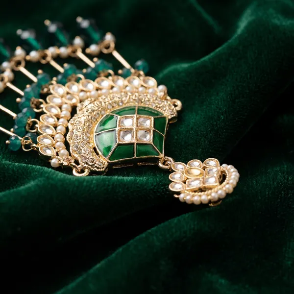 Green_Kundan_Chandbali_Earrings_With_Pearl_Drops