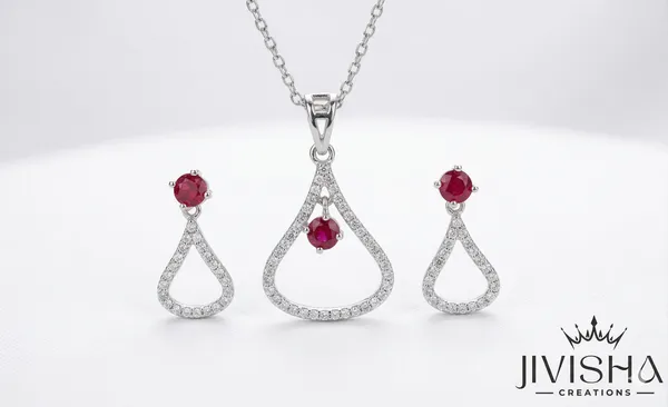 Elegant_Red_Pendant_Necklace_With_Matching_Earrings_Set