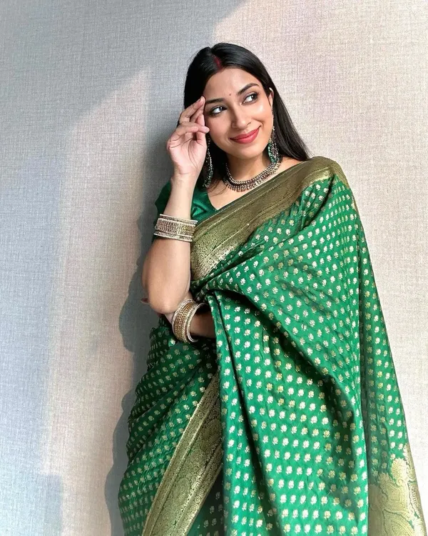 Green_Soft_Banarasi_Saree_For_Women