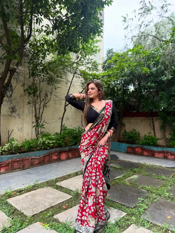 Red_Mulmul_Cotton_Saree_For_Women