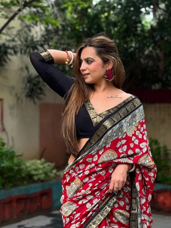 Red_Mulmul_Cotton_Saree_For_Women